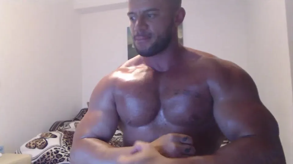 INSANELY BEAUTIFUL HUGE MUSCLE BEAST NUDE - SPECIAL