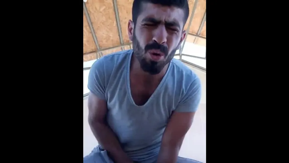 Iranien prend son pied en se branle