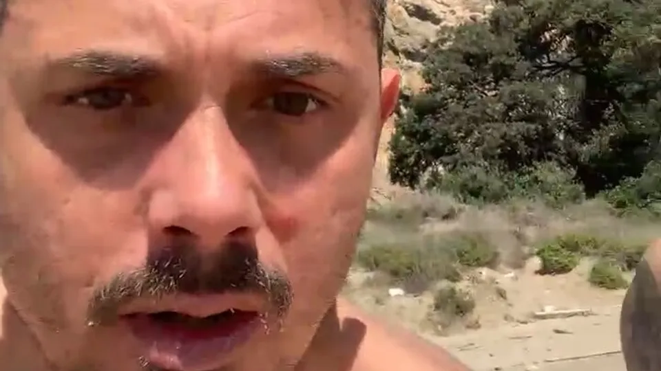 Italian friends on cam on th beach - ThisVid.com