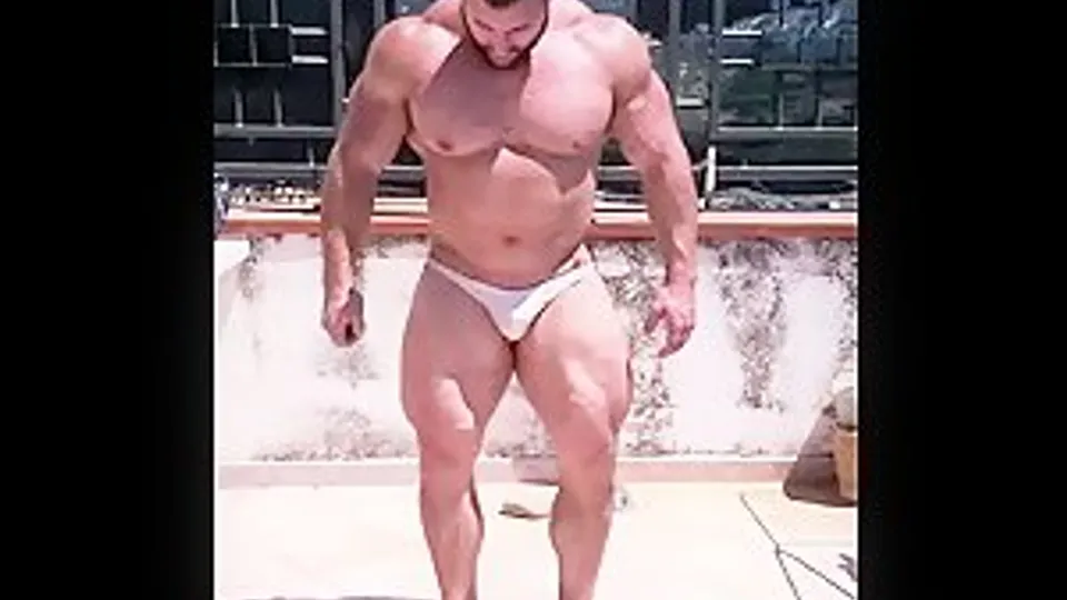 Kevin Ritiro's Outdoor Muscle Pose
