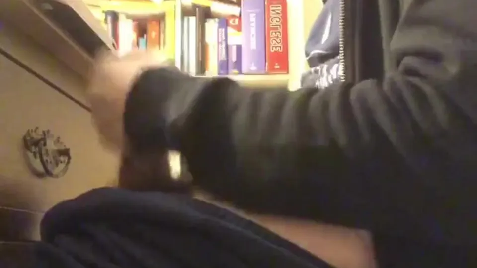 Ragazzo italiano si masturba