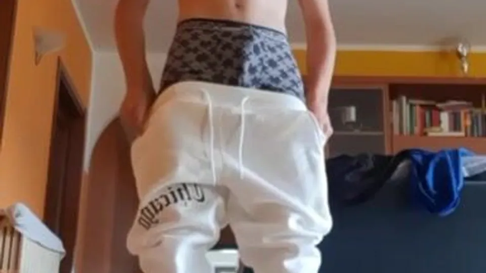 Italian Twink Striptease