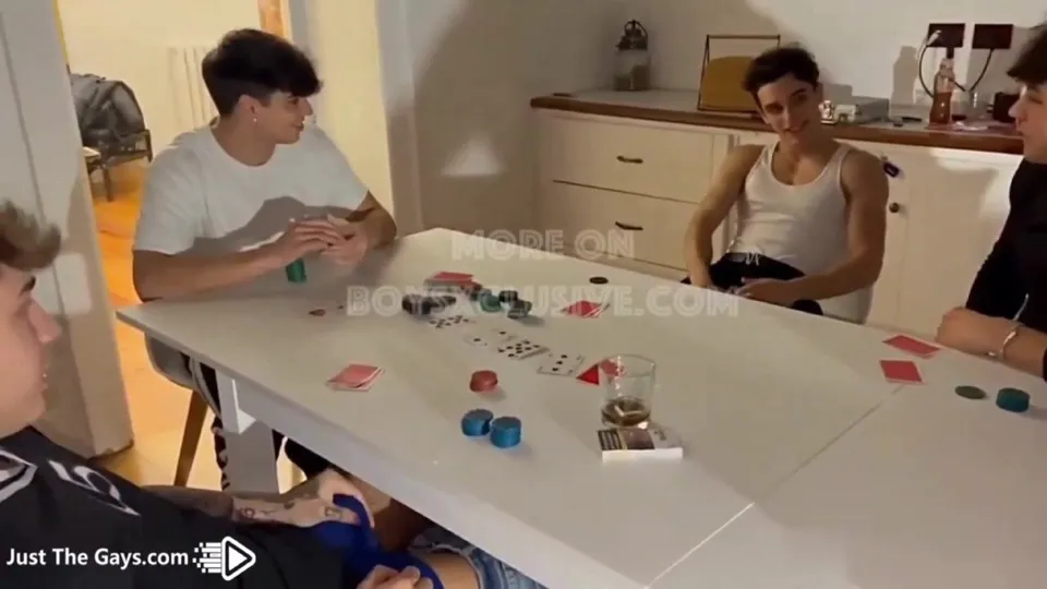 Italian twinks play strip poker and fuck