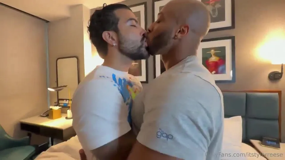 ItsTylerReese (Tyler Reese) Nude Leaks Gay Porn, Sexy Muscle Jacked Submissive Black Hunk Loves Being Butt Fucked (12).mp4