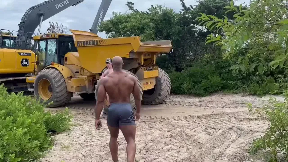ItsTylerReese (Tyler Reese) Nude Leaks Gay Porn, Sexy Muscle Jacked Submissive Black Hunk Loves Being Butt Fucked (6).mp4