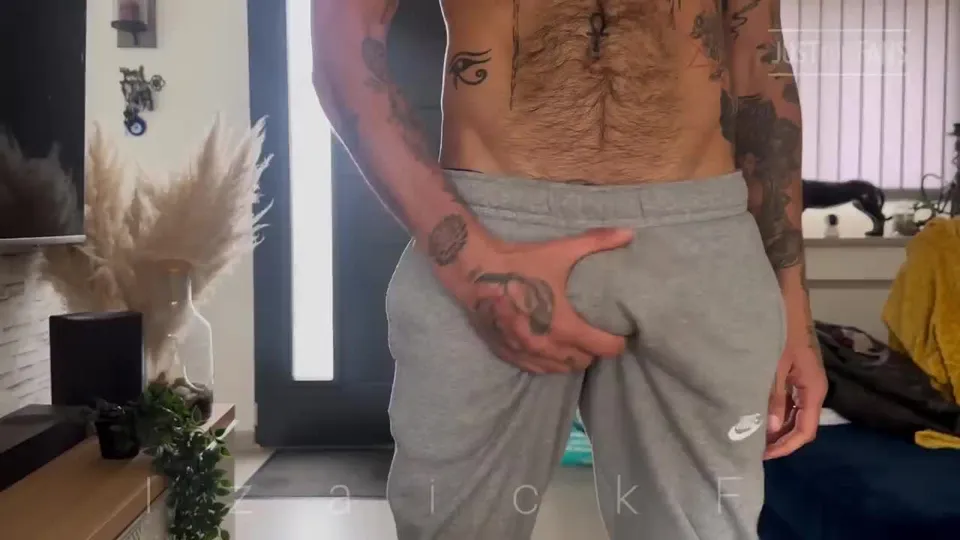 Izaick Horny Cockthirsty Bottoms, Dick Suckers, Ball Licking, Cum Swallowing Oral (17).mp4
