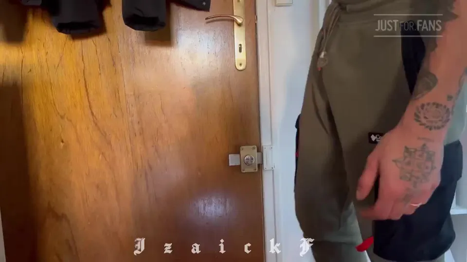 Izaick Horny Cockthirsty Bottoms, Dick Suckers, Ball Licking, Cum Swallowing Oral (31).mp4