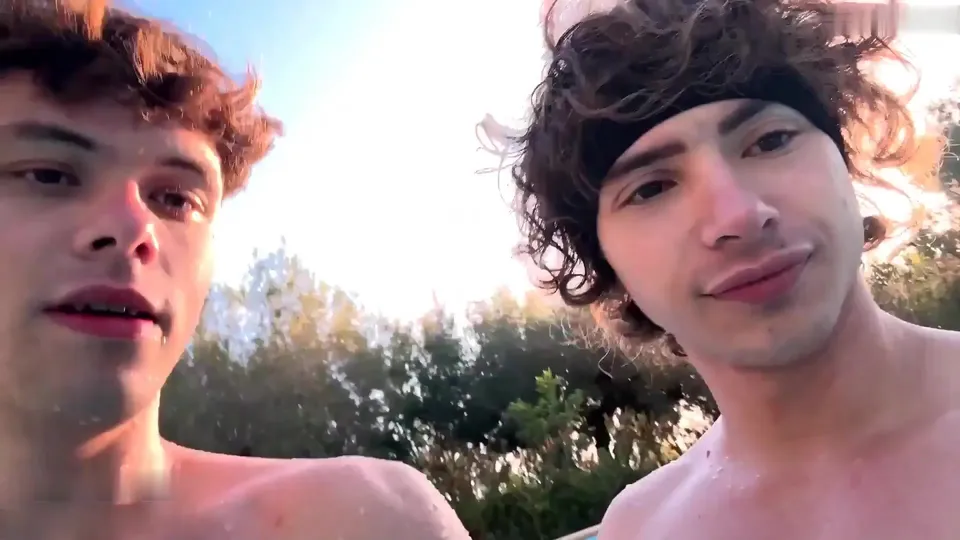 Jack Davis and Eduell Levine jerk in the pool
