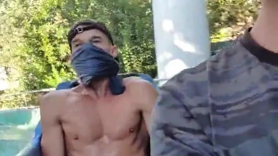 JACKING AT AMUSEMENT PARK - ThisVid.com