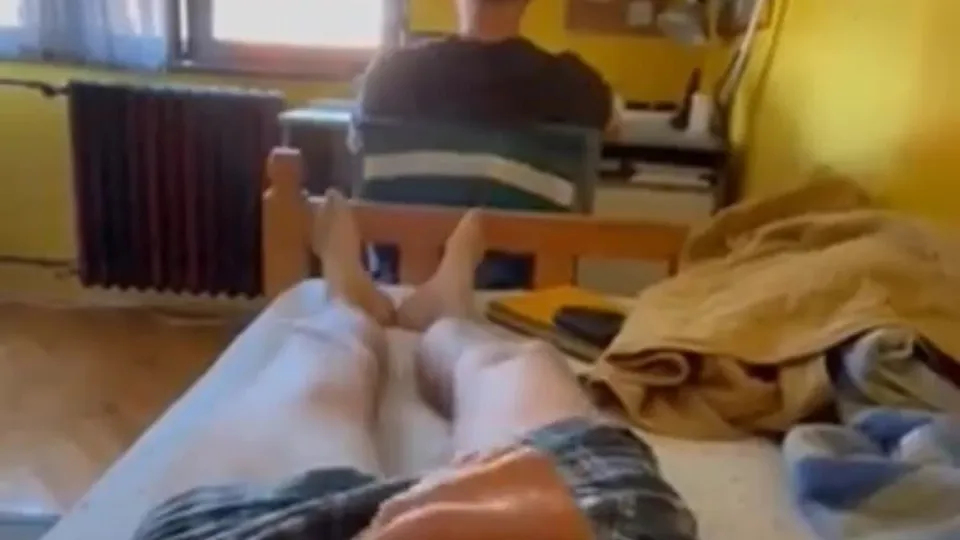 Jacking off behind my m8s back - ThisVid.com