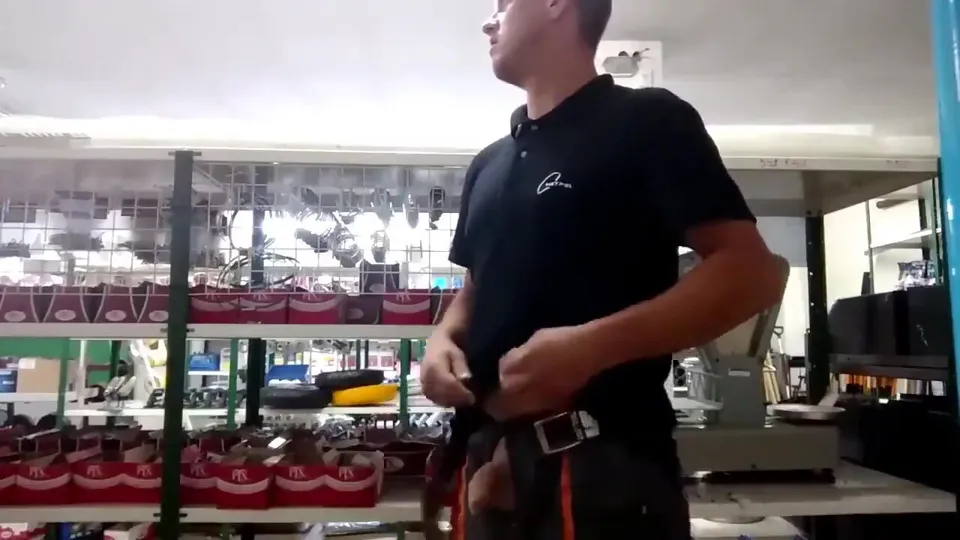 Jacking off on the job - ThisVid.com