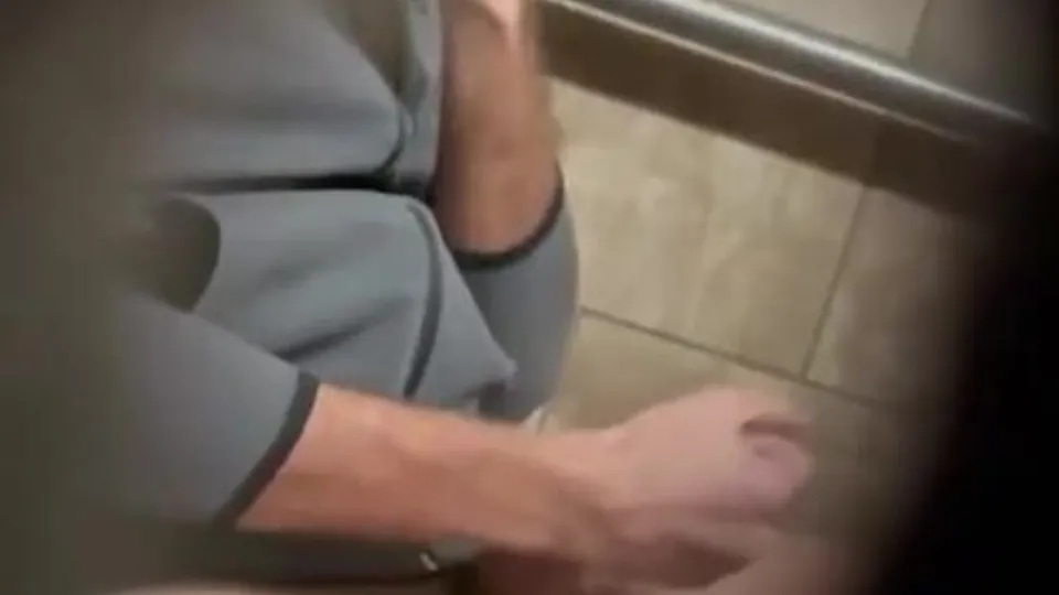 Jacking off - video 19 - ThisVid.com