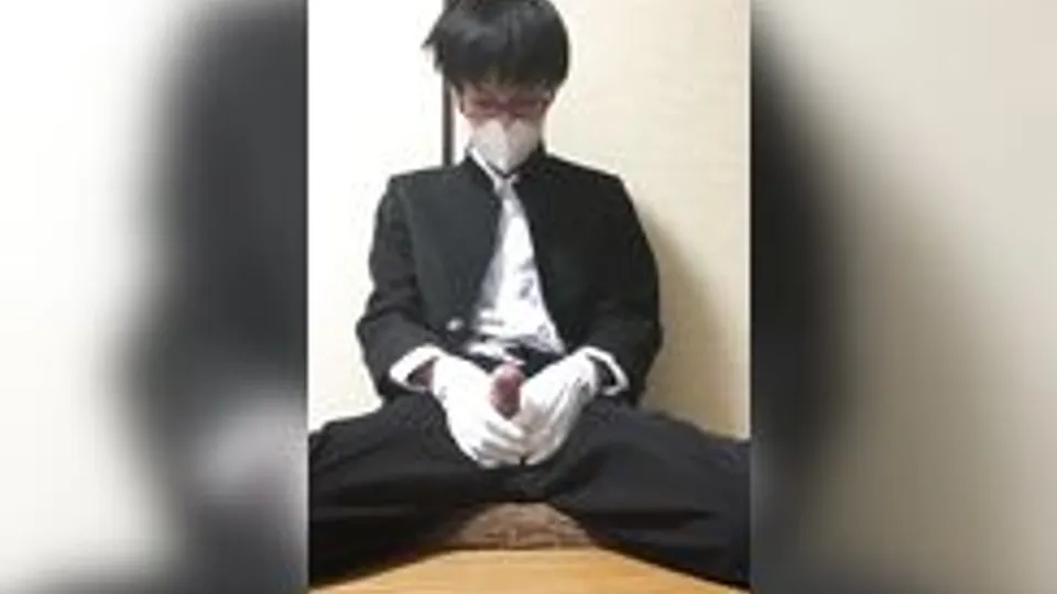 メガネのイケメンが自宅でオナニー