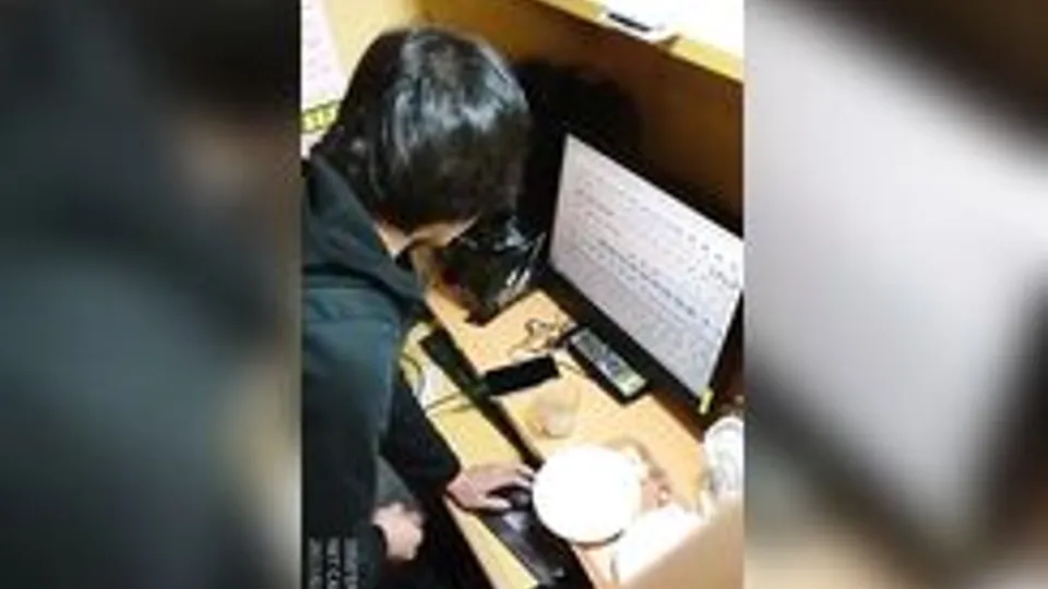 japanese wanking internet cafe spycam2