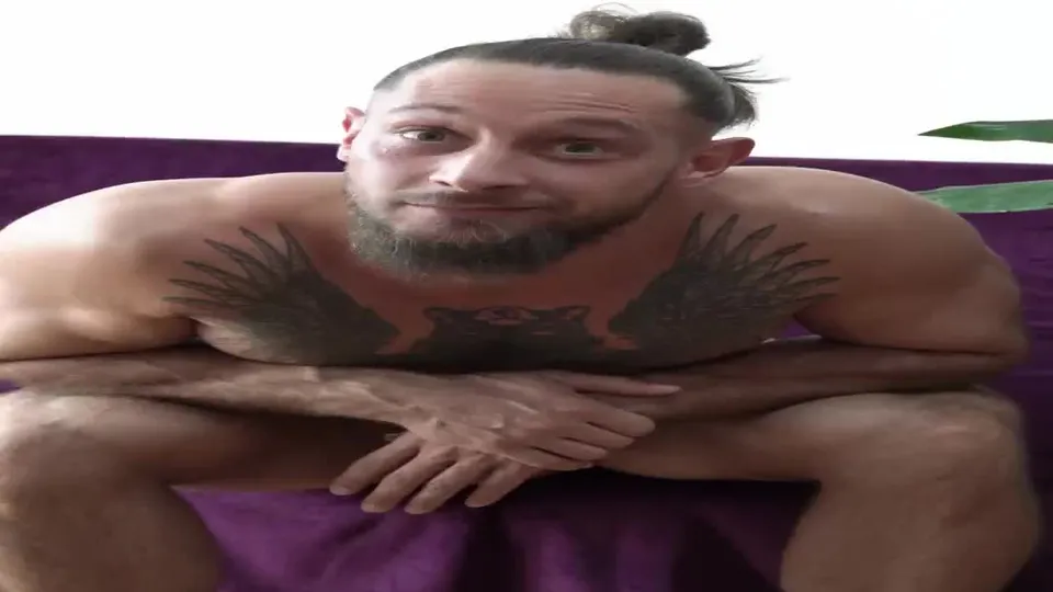 JeidVine Handsome Muscular Gym Stud Straight Guy Loves Sucking Dildo, Jerks Off, Fucks Himself With CockToy (10).mp4