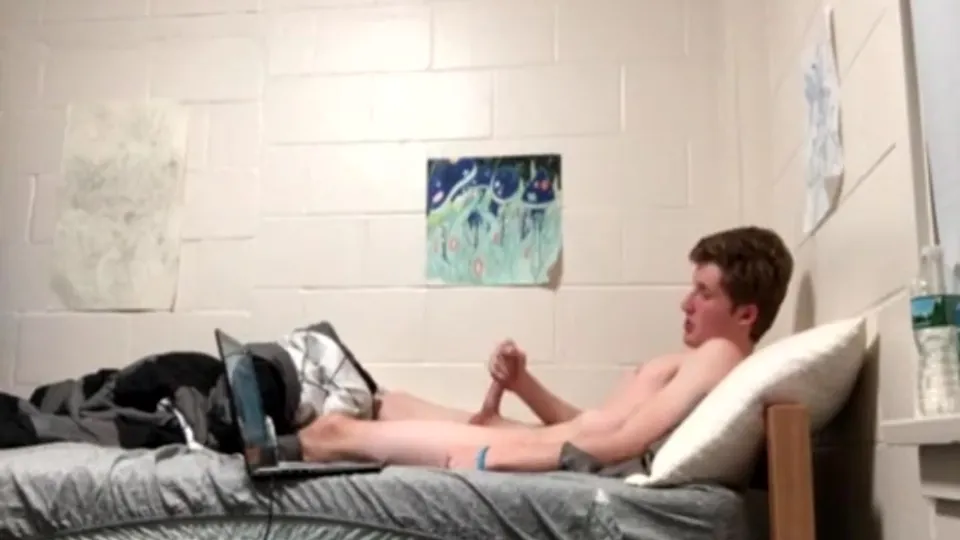 Jerk Off In Dorm While Roommate Is Asleep - ThisVid.com