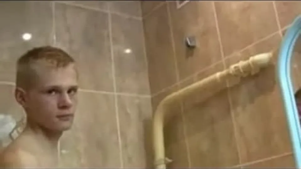 Shower Masturbation: Solo Twink Handjob