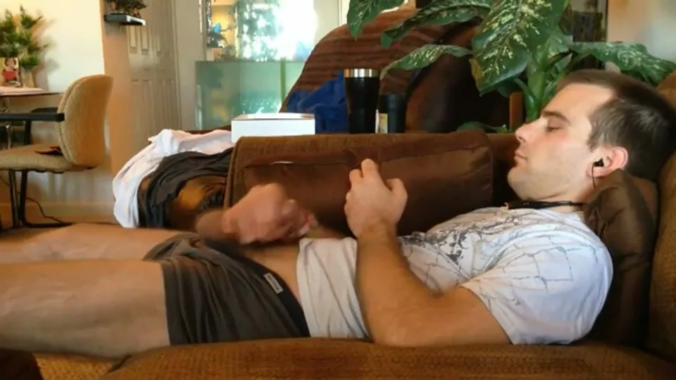 Jerking and cumming in older guys mouth - ThisVid.com