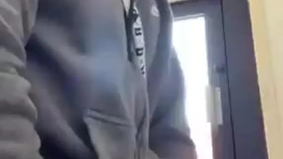 Jerking of at work wendy’s drive thru - ThisVid.com