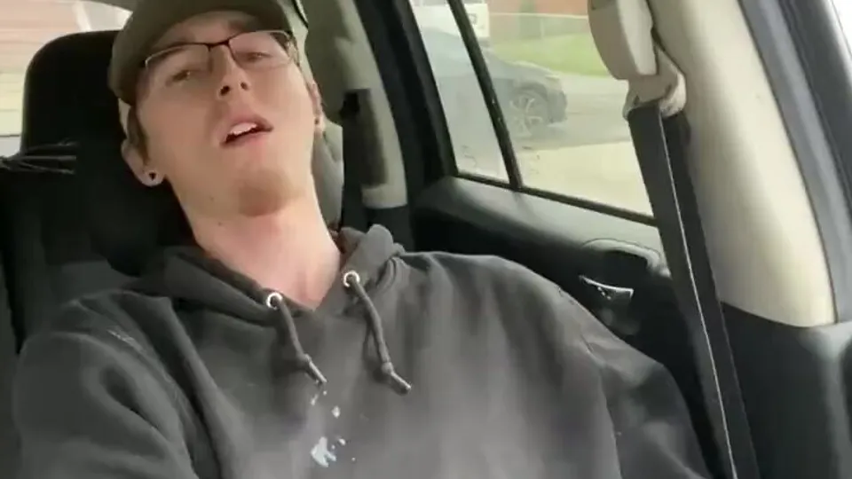 Jerking off 1737 - ThisVid.com