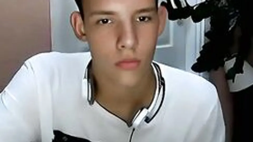 Twink Masturbates at Home