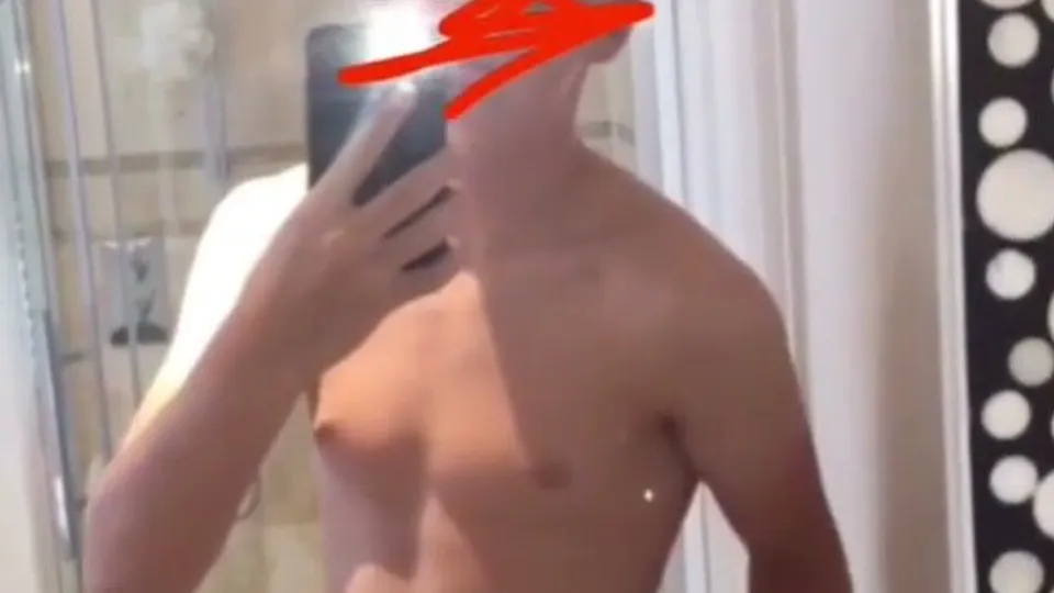 Jerking off in bed for a girl - ThisVid.com