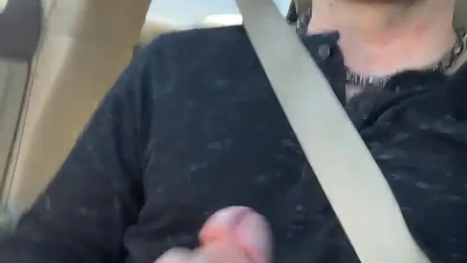 Jerking off in the car - ThisVid.com