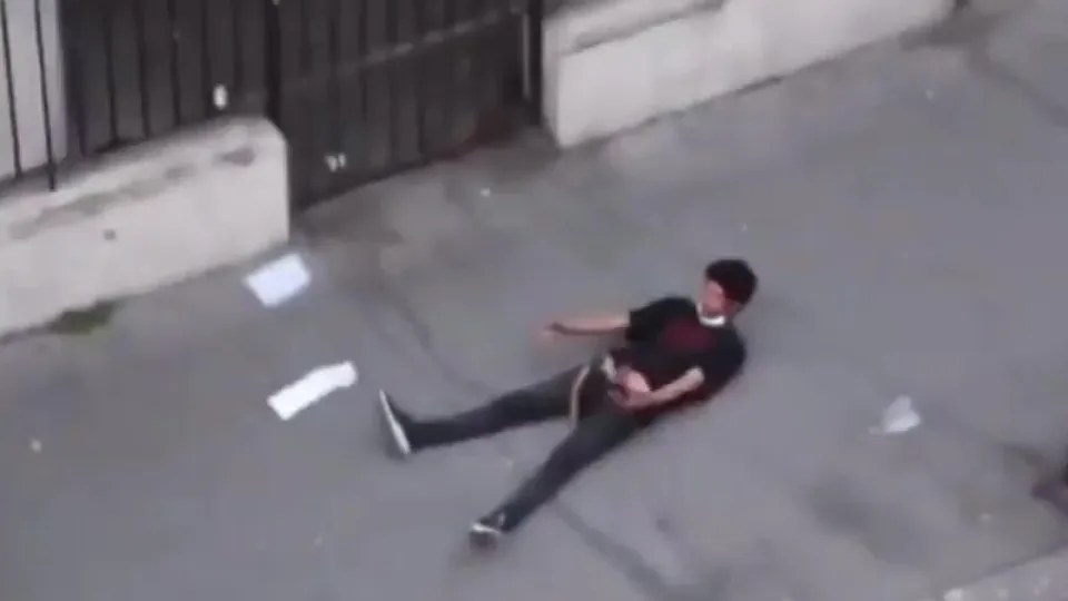 Jerking off on streets - ThisVid.com