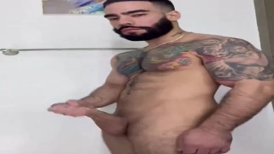 Bearded Cock Sucker Adores Dick and Sperm