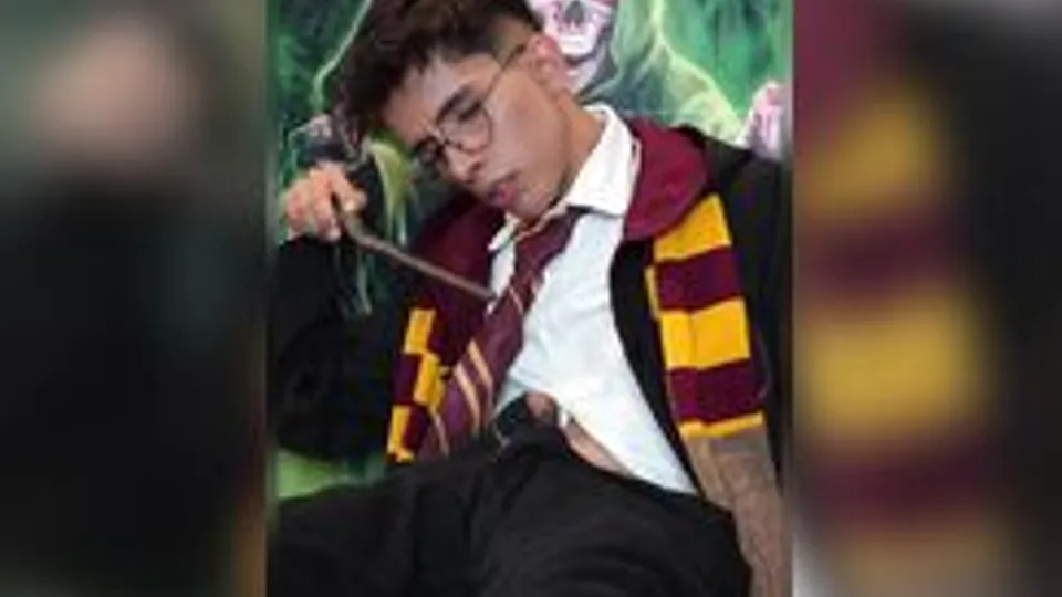 Twink Latino Masturbates on Webcam