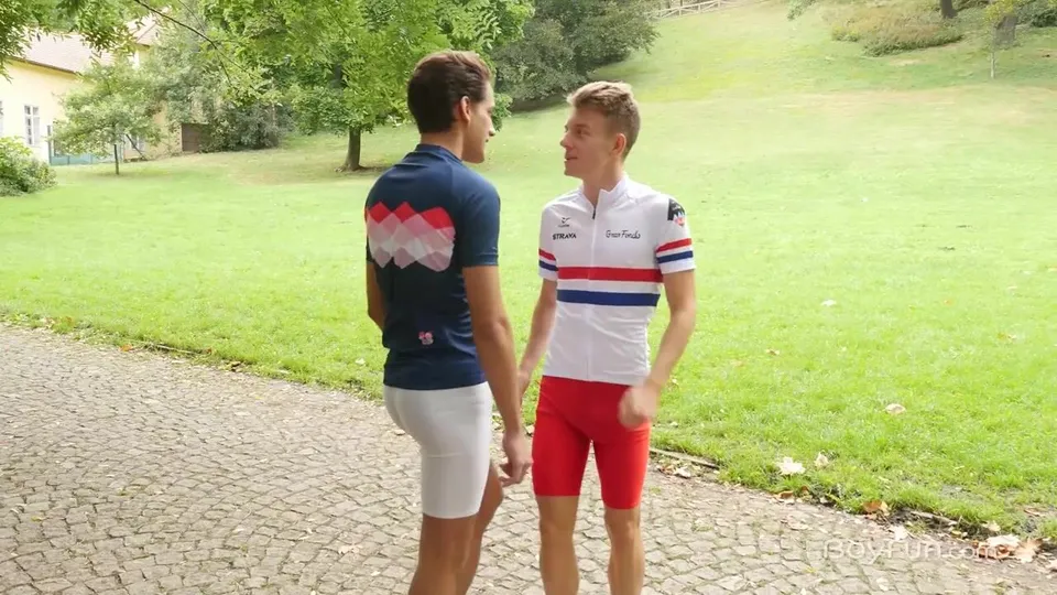 Jeunes joggeurs excités – Mark Troy & Tyler Scott