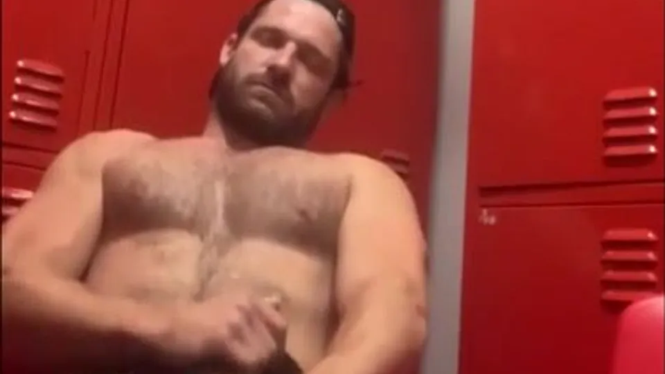 Jock jerks & cums in the locker room - ThisVid.com