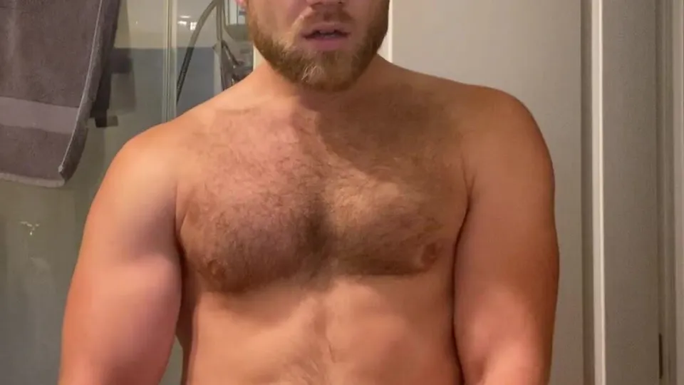 Jock with glasses cum in bathroom - ThisVid.com