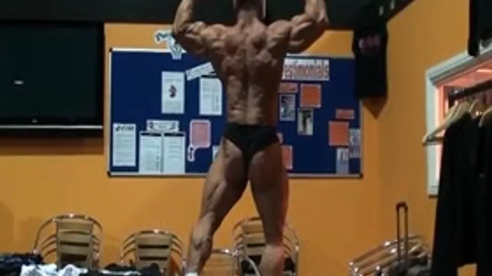 JOHN HODGSON !  BIG MUSCLE BUTT !