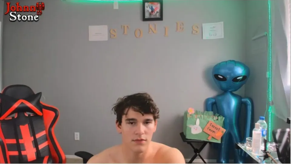 JOHNNY STROKING HIS BIG COCK - video 2 - ThisVid.com