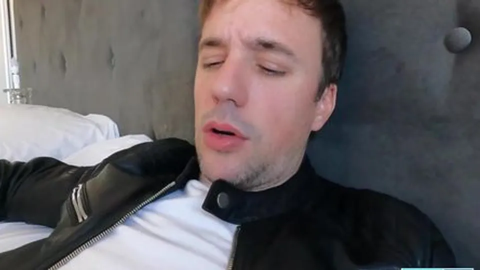 Jonas Matt blowjob his bell boy Felipe in the hotel