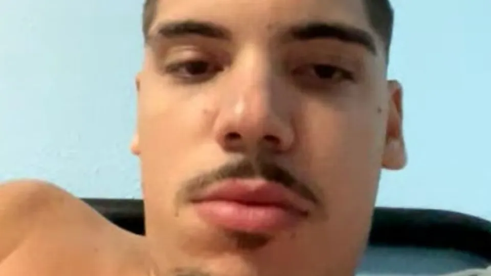 João, 19yo from Portugal (2) - ThisVid.com