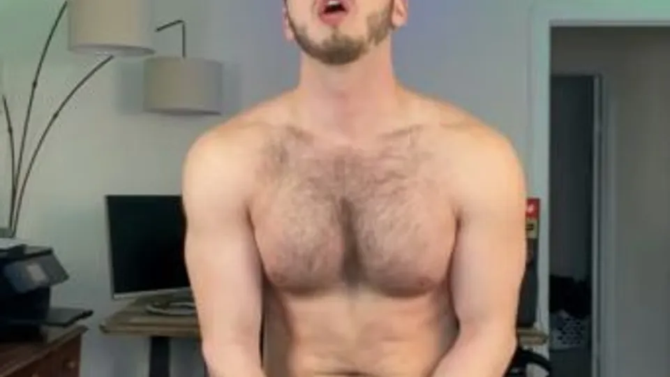 Josh flexes sniffs pits then wanks and cums [joshbigosh]