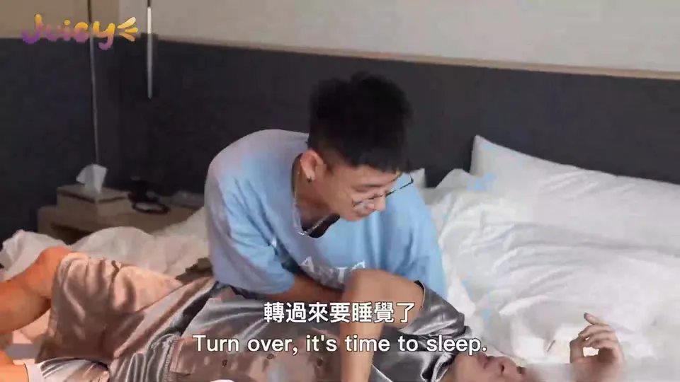 Asian Twink Barebacks Big Cock