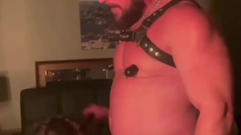 Juicy bearded daddy with a cigar straddled his slave - ThisVid.com