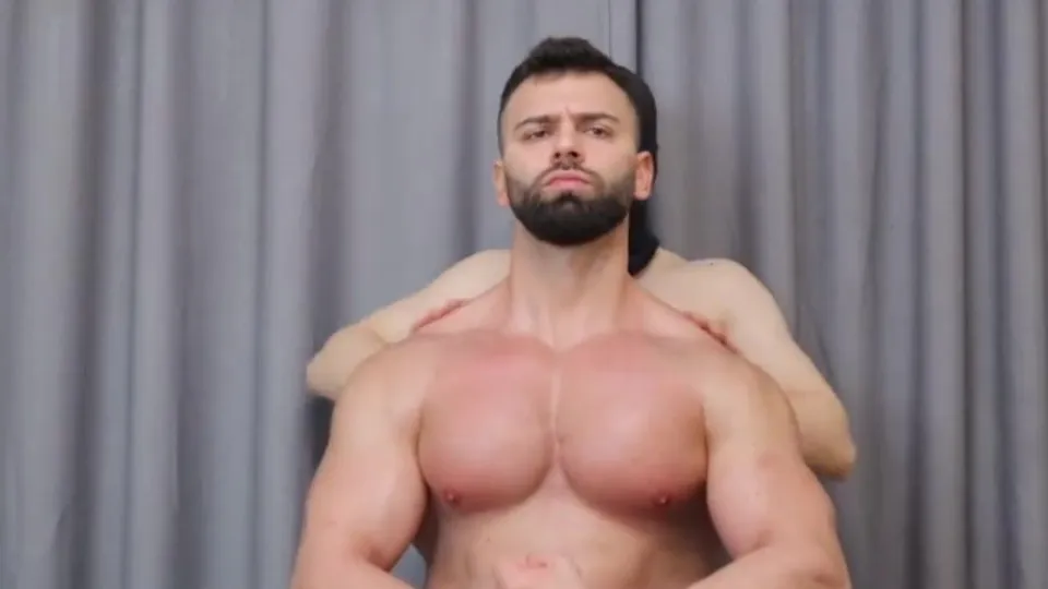 Juicy Pecs Worship - video 3 - ThisVid.com