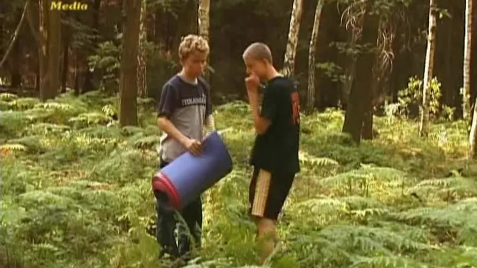 Twink Gay Threesome: Outdoor Anal & Oral