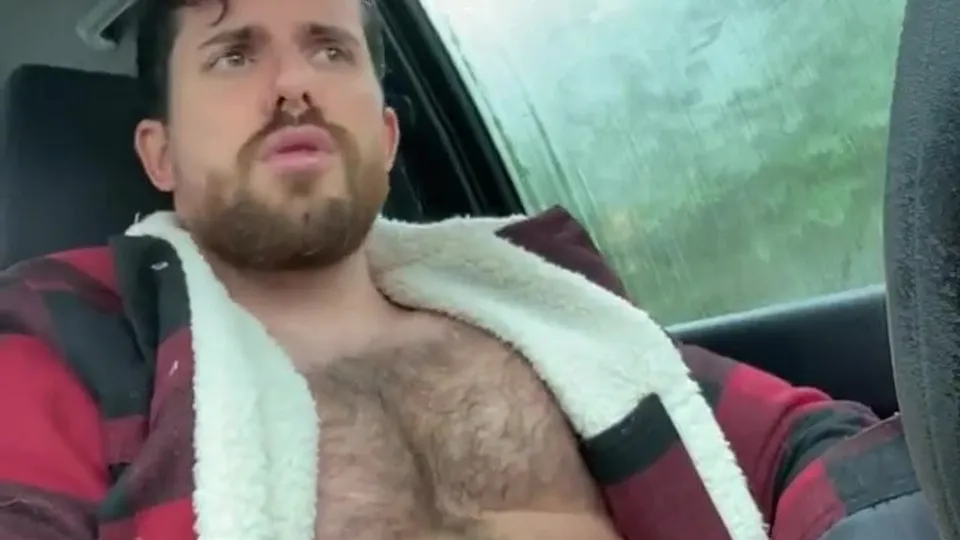Just A Sexy Hunk Pleasuring Himself In His Car - ThisVid.com