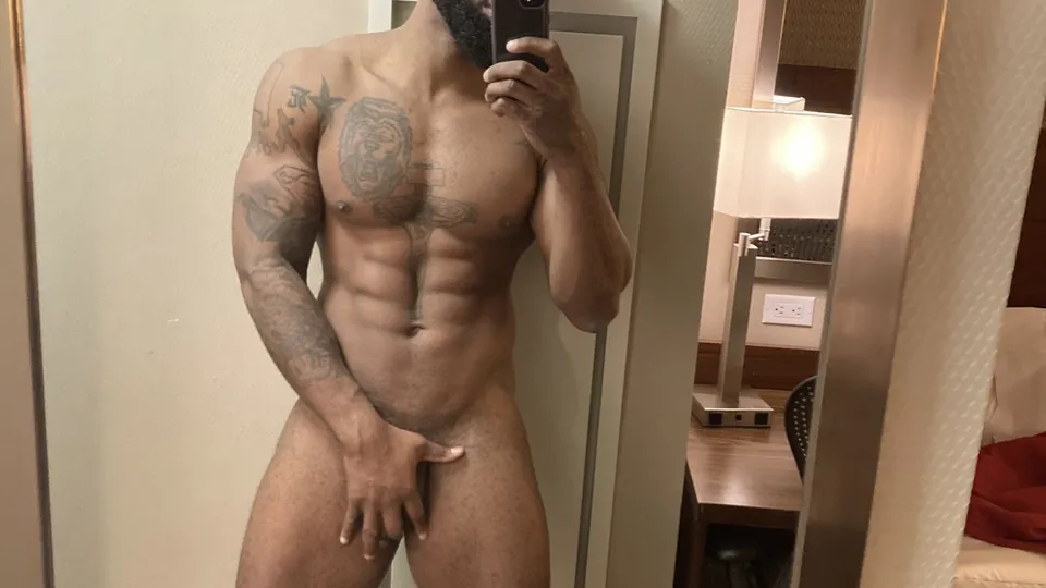 K Stennis: Squat Ass Workout