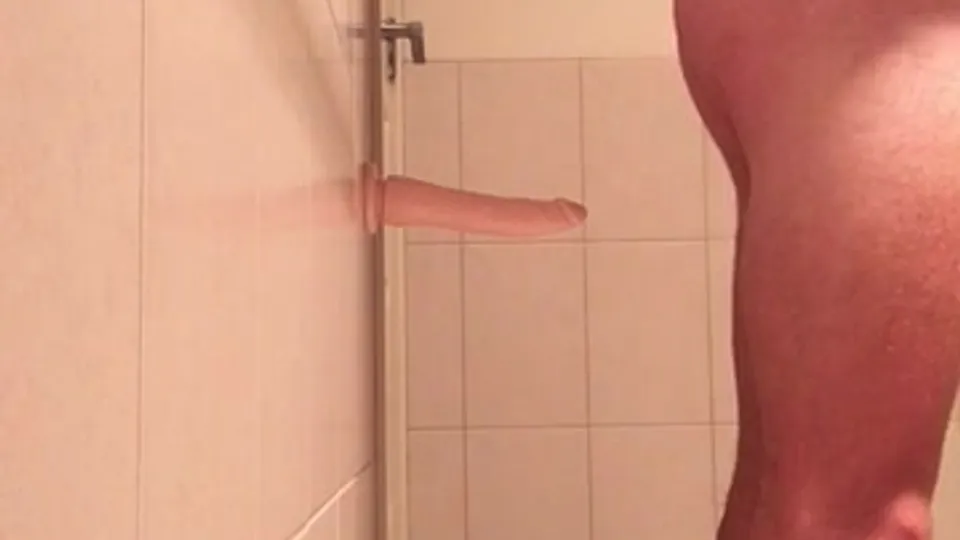 Kealan F*allingan riding a dildo - ThisVid.com