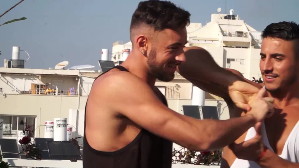 Kiss and Tel Aviv Scene: 3