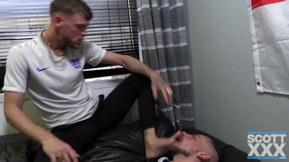 Aron Bain & Zac Johnson: Scally Gang Kiss