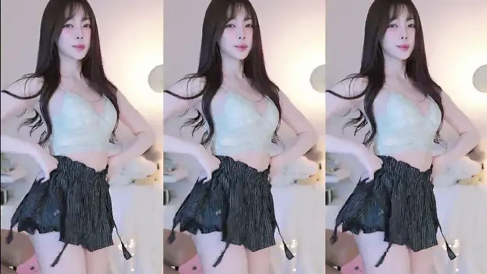 Ayoona's Cam Show