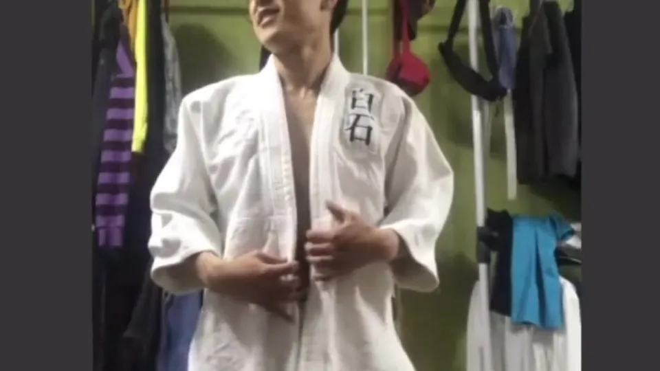 เด็กหนุ่มเกาหลี: เล่นน้ำมัน
