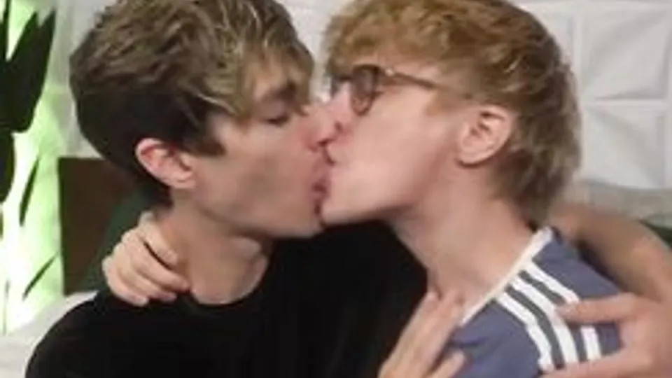 KTB - Bareback Amateur Twinks On Bed Sex